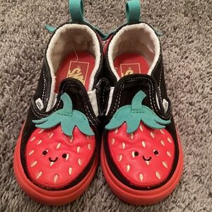 Kids Van Strawberry Slip on Sneaker Size 9T